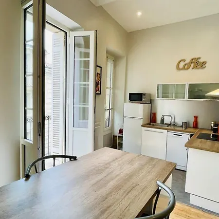 Lafite Furnished Flat * Bordeaux